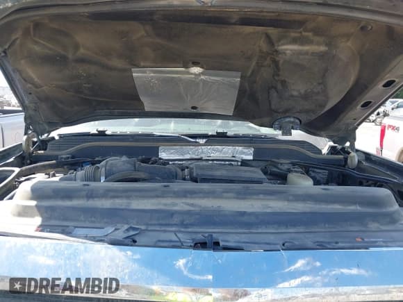 ✅ 2018 Chevrolet Silverado 2500HD High Country • VIN: 1GC1KXEY7JF109379 • Lot: 43361674. Listed on IAAI with 155,011 mi. Free auction sales archive from the USA and detailed vehicle history report at DreamBid. Image 8.