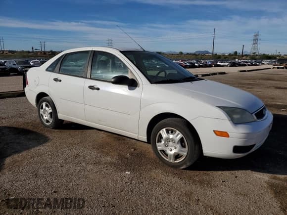 ✅ 2005 Ford Focus S • VIN: 1FAFP34N65W144935 • Lot: 93294375. Wystawiony na Copart z przebiegiem 123 592 mil. Bezpłatny archiwum sprzedaży aukcyjnych z USA i szczegółowy raport historii pojazdu na DreamBid. Zdjęcie 4.