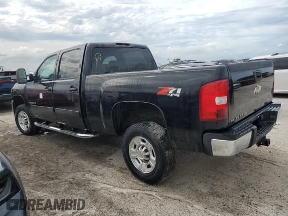 ✅ 2008 Chevrolet Silverado 2500HD Work Truck • VIN: 1GCHK23K68F221598 • Lot: 74924904. Wystawiony na Copart z przebiegiem Nie podano. Bezpłatny archiwum sprzedaży aukcyjnych z USA i szczegółowy raport historii pojazdu na DreamBid. Zdjęcie 2.