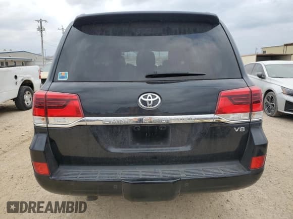 ✅ 2017 Toyota Land Cruiser • VIN: JTMCY7AJ3H4052409 • Lot: 46690305. Listed on Copart with 87,369 mi. Free auction sales archive from the USA and detailed vehicle history report at DreamBid. Image 6.