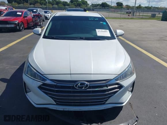 ✅ 2019 Hyundai Elantra SE • VIN: 5NPD74LF9KH486818 • Lot: 43426085. Listed on IAAI with 66,577 mi. Free auction sales archive from the USA and detailed vehicle history report at DreamBid. Image 12.