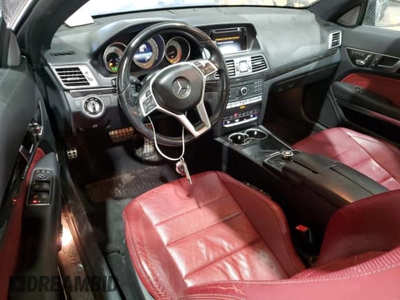 ✅ 2017 Mercedes-Benz E 400 • VIN: WDDKJ6HB2HF356172 • Lot: 42962945. Wystawiony na Copart z przebiegiem 76 022 mil. Bezpłatny archiwum sprzedaży aukcyjnych z USA i szczegółowy raport historii pojazdu na DreamBid. Zdjęcie 8.