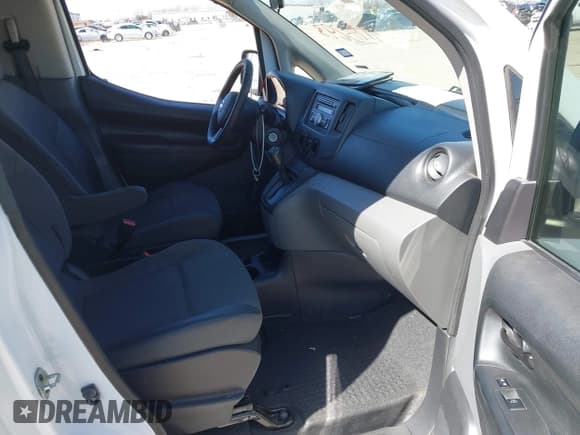 ✅ 2017 Nissan NV200 S • VIN: 3N6CM0KN6HK711858 • Lot: 41713293. Listed on IAAI with 239,170 mi. Free auction sales archive from the USA and detailed vehicle history report at DreamBid. Image 5.
