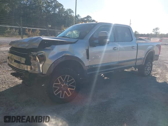 ✅ 2019 Ford F-250 XL • VIN: 1FT7W2BT5KED22686 • Lot: 43557183. Wystawiony na IAAI z przebiegiem 185 179 mil. Bezpłatny archiwum sprzedaży aukcyjnych z USA i szczegółowy raport historii pojazdu na DreamBid. Zdjęcie 21.