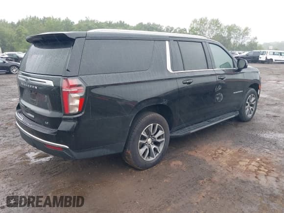 ✅ 2022 Chevrolet Suburban LT • VIN: 1GNSKCKD3NR150408 • Lot: 43037518. Listed on IAAI with 46,687 mi. Free auction sales archive from the USA and detailed vehicle history report at DreamBid. Image 4.
