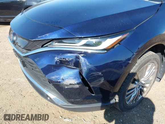 ✅ 2021 Toyota Venza LE • VIN: JTEAAAAH9MJ053397 • Lot: 42774699. Listed on IAAI with 60,672 mi. Free auction sales archive from the USA and detailed vehicle history report at DreamBid. Image 17.