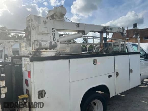 ✅ 2013 Ford F-550 XL • VIN: 1FDUF5GY4DEB60881 • Лот: 75916354. Опубликован ранее на Copart с пробегом 139 833 миль. Бесплатный доступ к архиву аукционных продаж из США и подробный отчёт об истории автомобиля на DreamBid. Изображение 9.