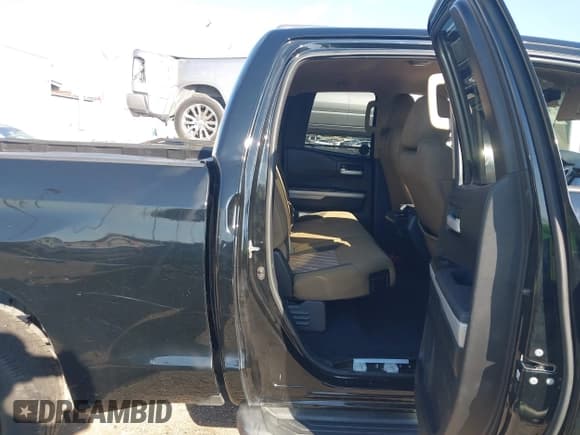 ✅ 2019 Toyota Tundra SR • VIN: 5TFRY5F16KX244291 • Лот: 43428496. Опубликован ранее на IAAI с пробегом 176 450 миль. Бесплатный доступ к архиву аукционных продаж из США и подробный отчёт об истории автомобиля на DreamBid. Изображение 8.