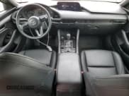 ✅ 2024 Mazda 3 S Select Sport • VIN: JM1BPAKM7R1712605 • Лот: 91647885. Опубликован ранее на Copart с пробегом 41 288 миль. Бесплатный доступ к архиву аукционных продаж из США и подробный отчёт об истории автомобиля на DreamBid. Изображение 8.