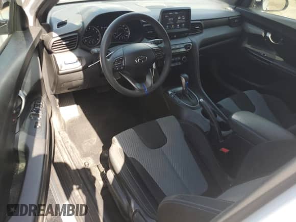 2019 Hyundai Veloster 2.0 z VIN KMHTG6AFXKU015613, wystawiony jako Copart lot #54073665 z przebiegiem 94 066 mil mil oraz Szkoda całkowita • Salvage title. Historia ofert i sprzedaży dostępna na DreamBid. Obrazek 8.