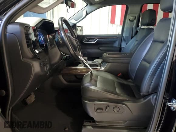 ✅ 2022 Chevrolet Silverado 1500 LT Trail Boss • VIN: 3GCUDFED8NG680074 • Lot: 71748355. Wystawiony na Copart z przebiegiem 35 803 mil. Bezpłatny archiwum sprzedaży aukcyjnych z USA i szczegółowy raport historii pojazdu na DreamBid. Zdjęcie 7.