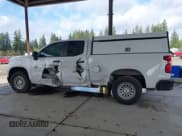 ✅ 2021 Chevrolet Silverado 1500 Work Truck • VIN: 1GCRWAEH1MZ413332 • Lot: 43560933. Wystawiony na IAAI z przebiegiem 87 998 mil. Bezpłatny archiwum sprzedaży aukcyjnych z USA i szczegółowy raport historii pojazdu na DreamBid. Zdjęcie 14.