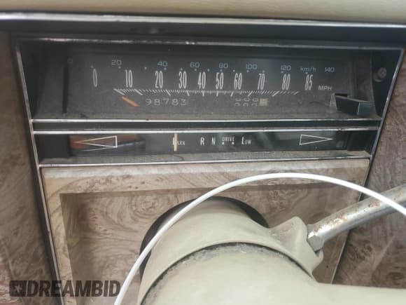 ✅ 1979 Cadillac Fleetwood • VIN: 6B69599265760 • Лот: 71255535. Опубликован ранее на Copart с пробегом 98 783 миль. Бесплатный доступ к архиву аукционных продаж из США и подробный отчёт об истории автомобиля на DreamBid. Изображение 9.