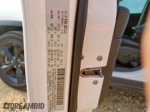 ✅ 2020 Jeep Cherokee Latitude Plus • VIN: 1C4PJLLB9LD602340 • Лот: 71931755. Опубликован ранее на Copart с пробегом 61 116 миль. Бесплатный доступ к архиву аукционных продаж из США и подробный отчёт об истории автомобиля на DreamBid. Изображение 12.