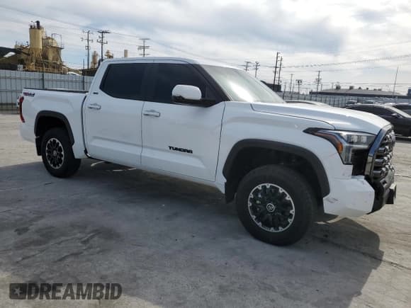 ✅ 2024 Toyota Tundra SR5 • VIN: 5TFLA5DB5RX181538 • Лот: 48746255. Опубликован ранее на Copart с пробегом 10 695 миль. Бесплатный доступ к архиву аукционных продаж из США и подробный отчёт об истории автомобиля на DreamBid. Изображение 4.