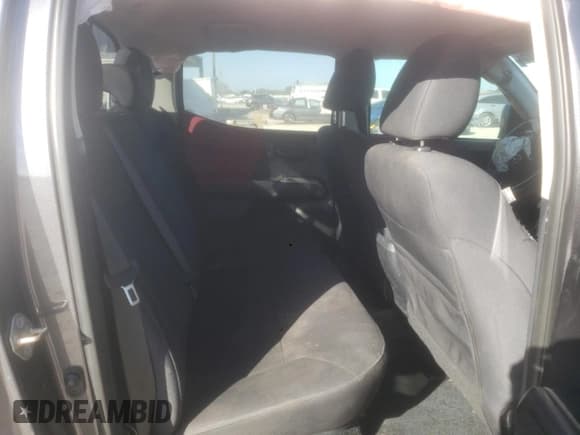 ✅ 2019 Toyota Tacoma SR5 • VIN: 5TFAX5GN3KX140441 • Lot: 91330725. Listed on Copart with 184,568 mi. Free auction sales archive from the USA and detailed vehicle history report at DreamBid. Image 10.