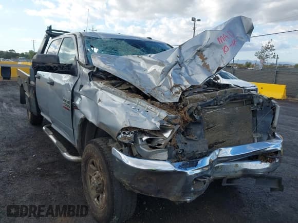 ✅ 2015 Ram 2500 Tradesman • VIN: 3C6UR5HL2FG548208 • Lot: 40566236. Wystawiony na IAAI z przebiegiem 177 580 mil. Bezpłatny archiwum sprzedaży aukcyjnych z USA i szczegółowy raport historii pojazdu na DreamBid. Zdjęcie 6.