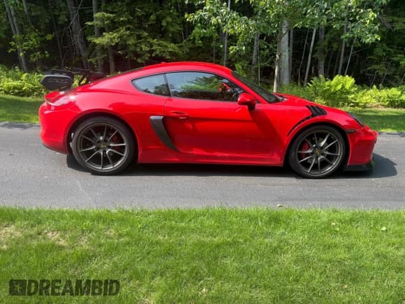 ✅ 2014 Porsche Cayman S • VIN: WP0AB2A80EK191347 • Lot: 60422905. Wystawiony na Copart z przebiegiem 68 707 mil. Bezpłatny archiwum sprzedaży aukcyjnych z USA i szczegółowy raport historii pojazdu na DreamBid. Zdjęcie 7.