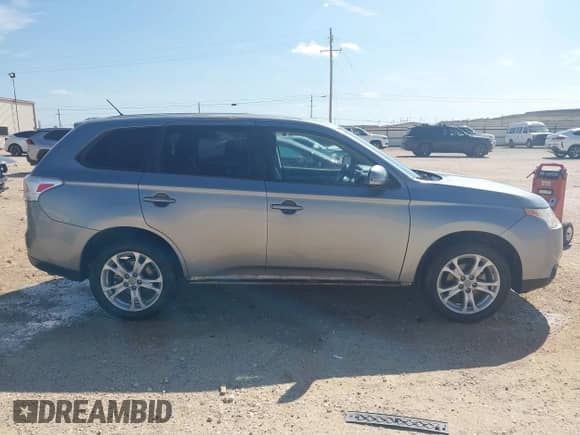 2014 Mitsubishi Outlander SE с VIN JA4AD3A3XEZ019235, выставлен на аукционе IAAI как лот 42559672 с пробегом 176 622 миль миль и . История ставок и продаж доступна на DreamBid. Изображение 13.
