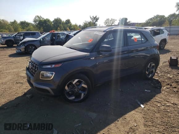 ✅ 2023 Hyundai Venue Limited • VIN: KMHRC8A33PU249364 • Lot: 85166325. Wystawiony na Copart z przebiegiem 21 007 mil. Bezpłatny archiwum sprzedaży aukcyjnych z USA i szczegółowy raport historii pojazdu na DreamBid. Zdjęcie 1.
