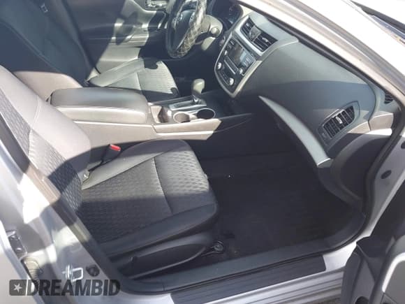 ✅ 2017 Nissan Altima SV • VIN: 1N4AL3APXHC142834 • Lot: 43418073. Wystawiony na IAAI z przebiegiem 119 926 mil. Bezpłatny archiwum sprzedaży aukcyjnych z USA i szczegółowy raport historii pojazdu na DreamBid. Zdjęcie 5.