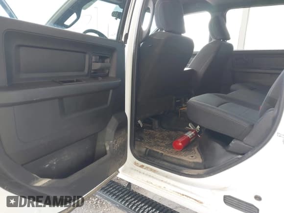 ✅ 2024 Ram 2500 Tradesman • VIN: 3C6UR5CJXRG156152 • Lot: 43048375. Listed on IAAI with 44,777 mi. Free auction sales archive from the USA and detailed vehicle history report at DreamBid. Image 18.