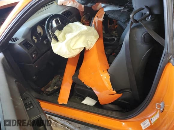 ✅ 2012 Dodge Challenger R/T • VIN: 2C3CDYBT4CH158238 • Lot: 74749714. Wystawiony na Copart z przebiegiem Nie podano. Bezpłatny archiwum sprzedaży aukcyjnych z USA i szczegółowy raport historii pojazdu na DreamBid. Zdjęcie 7.