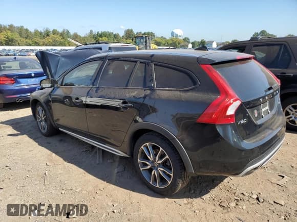 ✅ 2018 Volvo V60 • VIN: YV440MWK1J2055187 • Lot: 70281863. Listed on Copart with Not provided. Free auction sales archive from the USA and detailed vehicle history report at DreamBid. Image 2.