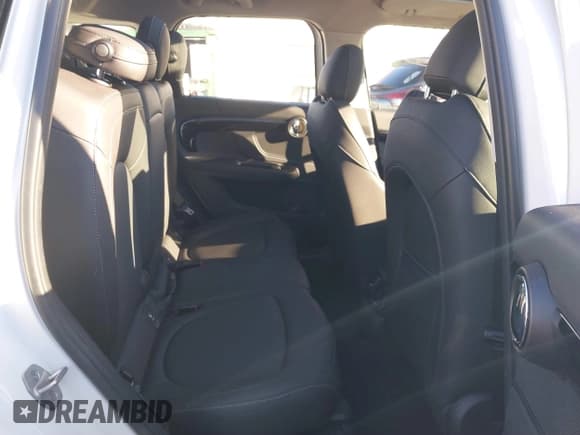 ✅ 2024 MINI Countryman Cooper S • VIN: WMZ83BR06R3S03981 • Lot: 41306472. Listed on IAAI with 11,387 mi. Free auction sales archive from the USA and detailed vehicle history report at DreamBid. Image 8.