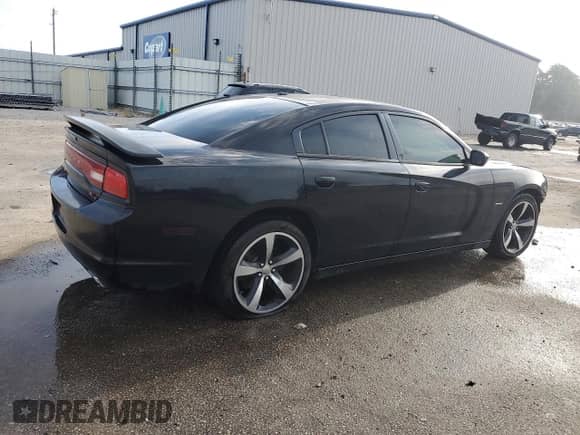 ✅ 2013 Dodge Charger RT • VIN: 2C3CDXCT9DH717633 • Lot: 80779835. Wystawiony na Copart z przebiegiem 177 102 mil. Bezpłatny archiwum sprzedaży aukcyjnych z USA i szczegółowy raport historii pojazdu na DreamBid. Zdjęcie 3.