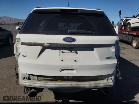 ✅ 2018 Ford Explorer XLT • VIN: 1FM5K7DH8JGB79689 • Lot: 90611485. Wystawiony na Copart z przebiegiem 74 900 mil. Bezpłatny archiwum sprzedaży aukcyjnych z USA i szczegółowy raport historii pojazdu na DreamBid. Zdjęcie 6.
