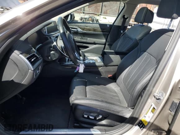 ✅ 2021 BMW 7 Series 740i xDrive • VIN: WBA7T4C01MCF12430 • Lot: 46249904. Listed on Copart with 20,679 mi. Free auction sales archive from the USA and detailed vehicle history report at DreamBid. Image 7.