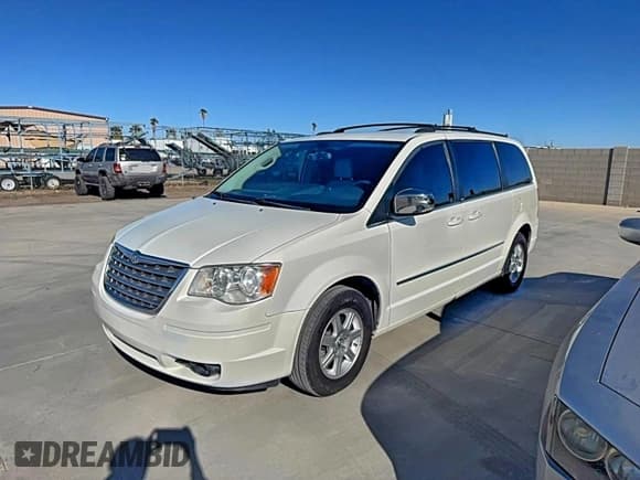 ✅ 2010 Chrysler Town & Country Touring Plus • VIN: 2A4RR8DX7AR382077 • Lot: 95217195. Wystawiony na Copart z przebiegiem 124 565 mil. Bezpłatny archiwum sprzedaży aukcyjnych z USA i szczegółowy raport historii pojazdu na DreamBid. Zdjęcie 2.