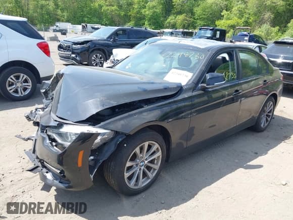 ✅ 2018 BMW 3 Series 320i xDrive • VIN: WBA8A3C5XJA505576 • Лот: 42248730. Опубликован ранее на IAAI с пробегом Не указан. Бесплатный доступ к архиву аукционных продаж из США и подробный отчёт об истории автомобиля на DreamBid. Изображение 17.