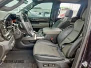 ✅ 2022 Chevrolet Silverado 1500 ZR2 • VIN: 3GCUDHEL3NG680812 • Lot: 67060195. Wystawiony na Copart z przebiegiem 54 660 mil. Bezpłatny archiwum sprzedaży aukcyjnych z USA i szczegółowy raport historii pojazdu na DreamBid. Zdjęcie 7.