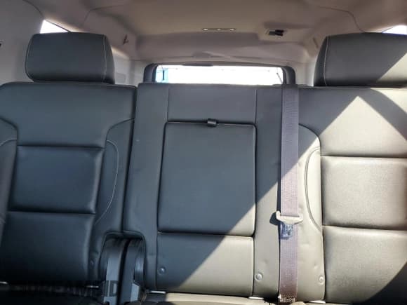 ✅ 2015 Chevrolet Suburban LT • VIN: 1GNSKJKC7FR191055 • Lot: 74017974. Wystawiony na Copart z przebiegiem 101 556 mil. Bezpłatny archiwum sprzedaży aukcyjnych z USA i szczegółowy raport historii pojazdu na DreamBid. Zdjęcie 10.