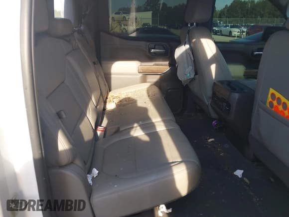 ✅ 2021 Chevrolet Silverado 1500 RST • VIN: 3GCUYEEL7MG279622 • Lot: 43081221. Listed on IAAI with 138,000 mi. Free auction sales archive from the USA and detailed vehicle history report at DreamBid. Image 8.