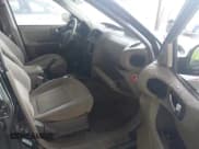 ✅ 2004 Hyundai Santa Fe GLS • VIN: KM8SC73D74U756216 • Lot: 43235322. Listed on IAAI with 119,599 mi. Free auction sales archive from the USA and detailed vehicle history report at DreamBid. Image 5.