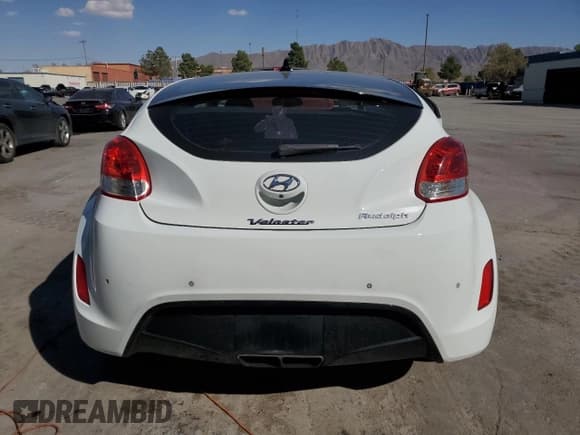 ✅ 2016 Hyundai Veloster • VIN: KMHTC6AD4GU299242 • Lot: 75996484. Wystawiony na Copart z przebiegiem 83 644 mil. Bezpłatny archiwum sprzedaży aukcyjnych z USA i szczegółowy raport historii pojazdu na DreamBid. Zdjęcie 6.