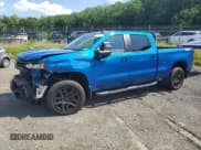 ✅ 2022 Chevrolet Silverado 1500 LT Trail Boss • VIN: 3GCUDFETXNG581439 • Lot: 61172525. Wystawiony na Copart z przebiegiem 56 687 mil. Bezpłatny archiwum sprzedaży aukcyjnych z USA i szczegółowy raport historii pojazdu na DreamBid. Zdjęcie 1.