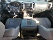 ✅ 2018 GMC Sierra 1500 SLT • VIN: 3GTU2NEC6JG185521 • Lot: 82689525. Wystawiony na Copart z przebiegiem 83 812 mil. Bezpłatny archiwum sprzedaży aukcyjnych z USA i szczegółowy raport historii pojazdu na DreamBid. Zdjęcie 8.