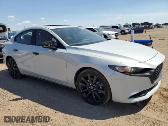 ✅ 2024 Mazda 3 Carbon Edition • VIN: 3MZBPBXY9RM400481 • Лот: 68619735. Опубликован ранее на Copart с пробегом 7 558 миль. Бесплатный доступ к архиву аукционных продаж из США и подробный отчёт об истории автомобиля на DreamBid. Изображение 4.