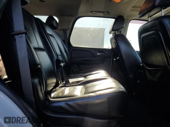 ✅ 2007 Chevrolet Tahoe LT • VIN: 1GNFK13027J137054 • Лот: 86634174. Опубликован ранее на Copart с пробегом 205 609 миль. Бесплатный доступ к архиву аукционных продаж из США и подробный отчёт об истории автомобиля на DreamBid. Изображение 11.