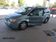 ✅ 2010 Chrysler Town & Country Limited • VIN: 2A4RR7DX4AR451835 • Lot: 42292260. Wystawiony na IAAI z przebiegiem 184 666 mil. Bezpłatny archiwum sprzedaży aukcyjnych z USA i szczegółowy raport historii pojazdu na DreamBid. Zdjęcie 17.