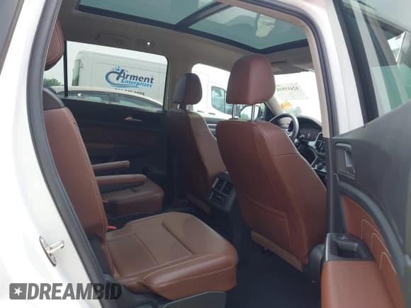 ✅ 2022 Volkswagen Atlas SE • VIN: 1V2JR2CA3NC512561 • Lot: 42415938. Listed on IAAI with 32,713 mi. Free auction sales archive from the USA and detailed vehicle history report at DreamBid. Image 8.