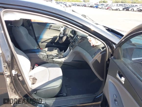 ✅ 2014 Hyundai Sonata GLS • VIN: 5NPEB4AC3EH886535 • Лот: 43105298. Опубликован ранее на IAAI с пробегом 136 472 миль. Бесплатный доступ к архиву аукционных продаж из США и подробный отчёт об истории автомобиля на DreamBid. Изображение 5.