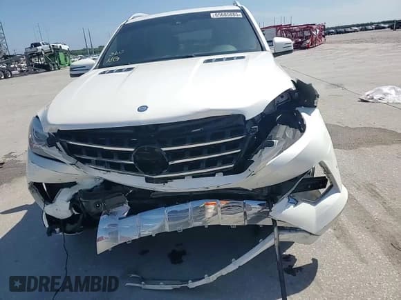 ✅ 2014 Mercedes-Benz M 550 • VIN: 4JGDA7DB2EA312417 • Lot: 65685885. Wystawiony na Copart z przebiegiem 105 405 mil. Bezpłatny archiwum sprzedaży aukcyjnych z USA i szczegółowy raport historii pojazdu na DreamBid. Zdjęcie 14.