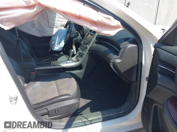 2013 Chevrolet Malibu Eco z VIN 1G11F5RR7DF111027, wystawiony jako IAAI lot #43204864 z przebiegiem 119 349 mil mil oraz . Historia ofert i sprzedaży dostępna na DreamBid. Obrazek 5.