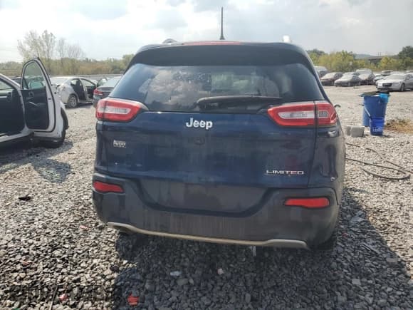 ✅ 2018 Jeep Cherokee Limited • VIN: 1C4PJLDB2JD559035 • Lot: 81289415. Listed on Copart with 191,088 mi. Free auction sales archive from the USA and detailed vehicle history report at DreamBid. Image 6.