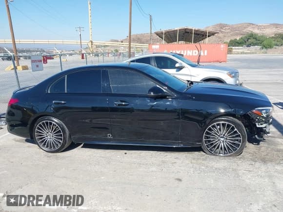 ✅ 2024 Mercedes-Benz C 300 • VIN: W1KAF4GB1RR200448 • Лот: 42979707. Опубликован ранее на IAAI с пробегом 17 599 миль. Бесплатный доступ к архиву аукционных продаж из США и подробный отчёт об истории автомобиля на DreamBid. Изображение 14.